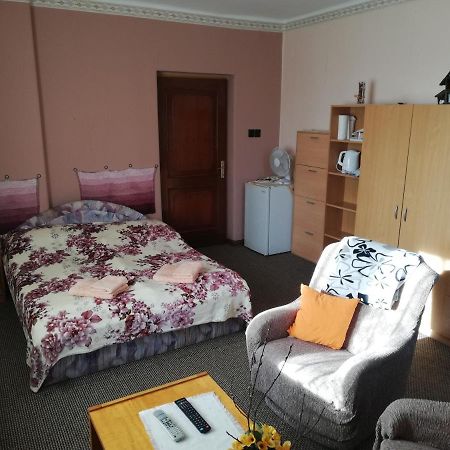 Grill Garten Vendeghaz Hotel Кестели Екстериор снимка