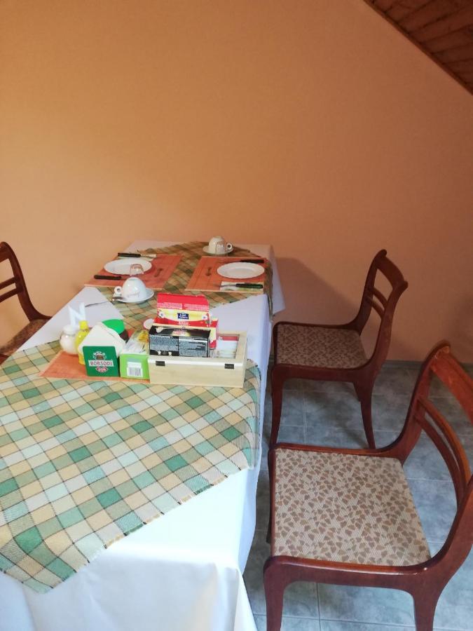 Grill Garten Vendeghaz Hotel Кестели Екстериор снимка