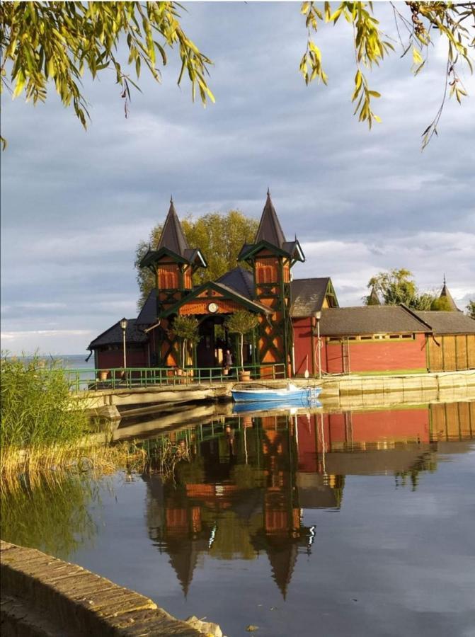 Grill Garten Vendeghaz Hotel Кестели Екстериор снимка