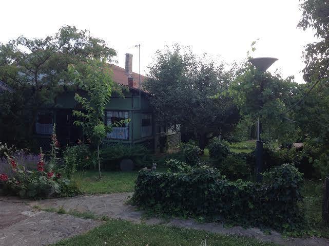 Grill Garten Vendeghaz Hotel Кестели Екстериор снимка