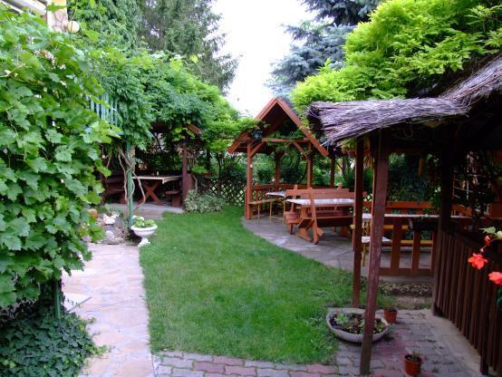 Grill Garten Vendeghaz Hotel Кестели Екстериор снимка